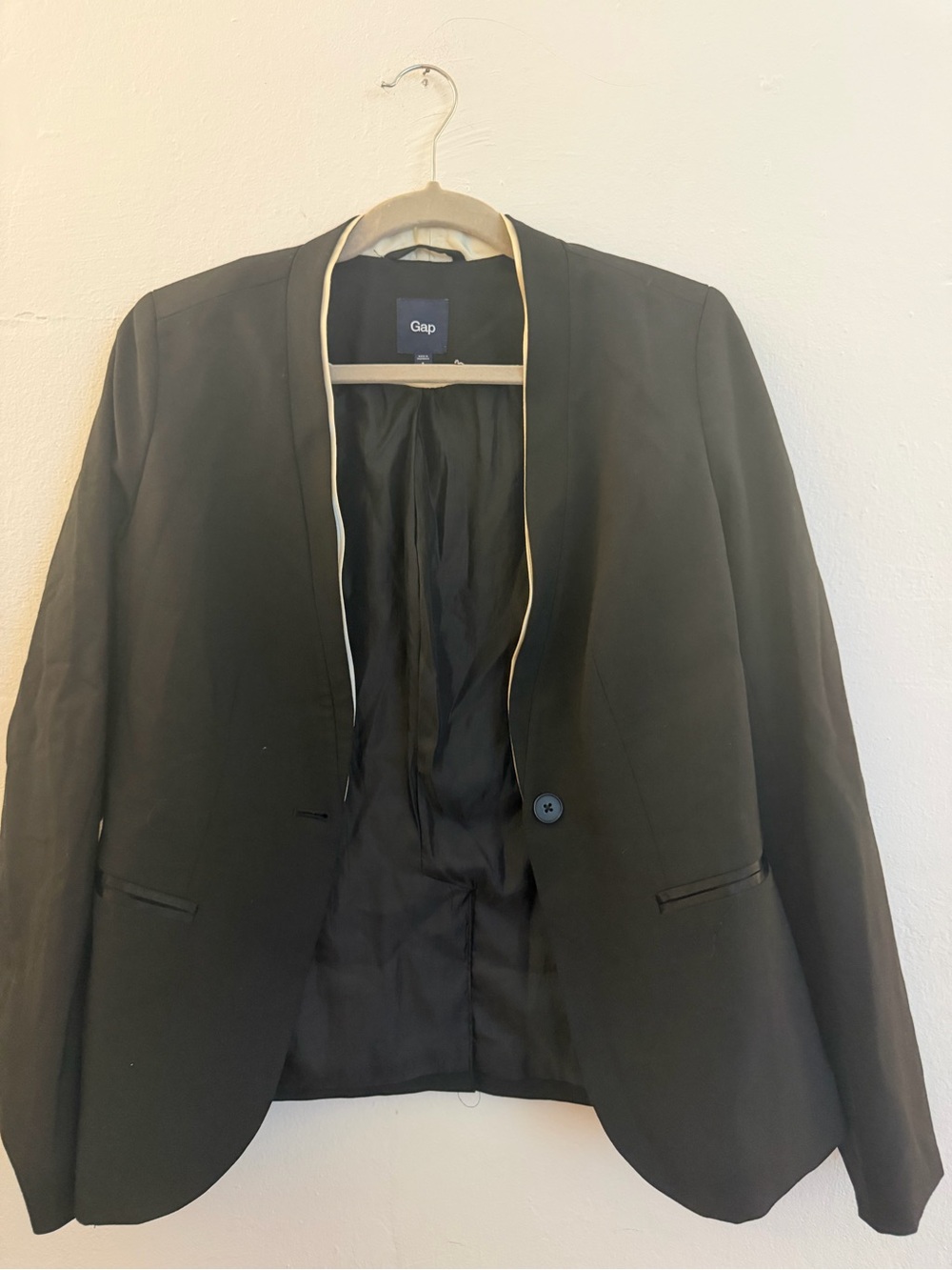 GAP Black Blazer with Cream Trim new without tags size 4